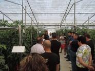 Los agricultores durante la visita.