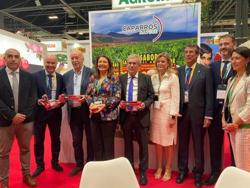 La consejera de Agricultura y Vicente del Bosque.