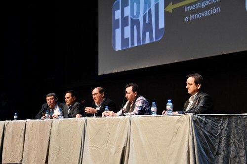 Mesa redonda sobre el agua