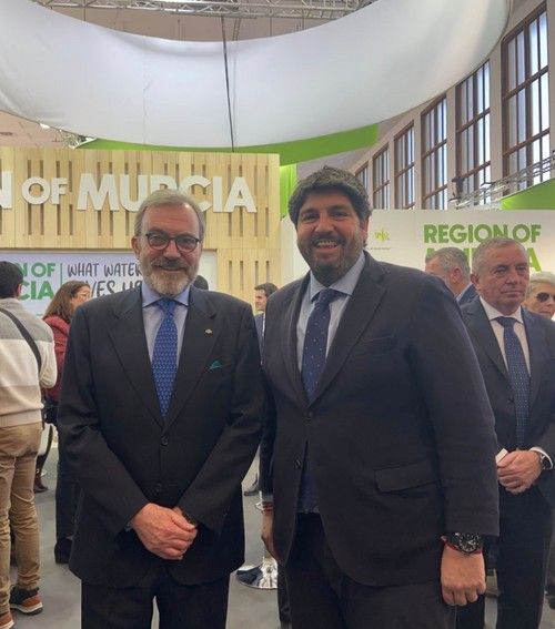 Ricardo Martínez, embajador de España en Alemania, y Fernando López, presidente de la Región de Murcia