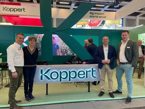 Juan Carlos Rodríguez, José Miguel Rodríguez y Boaz Oosthoek de Koppert, con Lola Gómez, de Clisol Agro