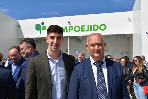 El concejal de Agricultura de El Ejido, Manolo Martínez, con el presidente de Campoejido, Cristóbal Martín.