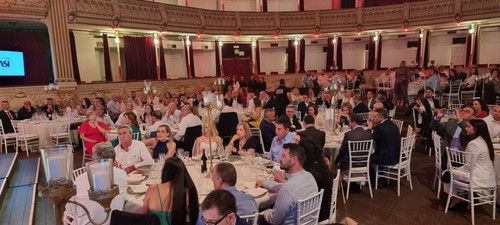 Parte de los más de 200 invitados a la gala.