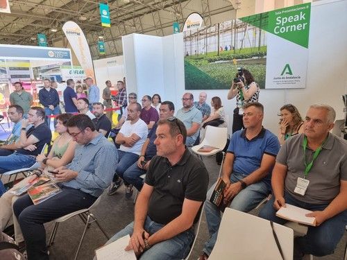Asistentes a la charla de BASF sobre el ToBRFV.