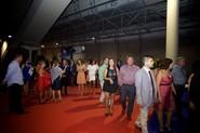 Los invitados llegando a la cena en el Palacio de Congresos de Aguadulce.