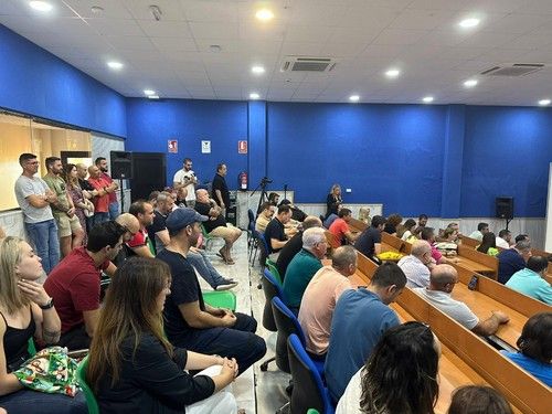 Decenas de personas asistieron al evento.