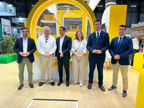 Delegación de Diputación de Almería en el stand de Agrobio en Fruit Attraction.