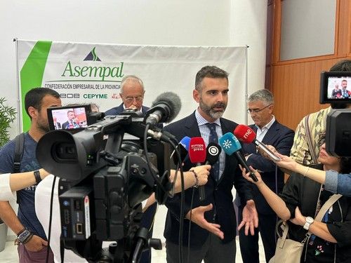 Consejero de Sostenibilidad, Medio Ambiente y Economía Azul de la Junta de Andalucía, Ramón Fernández-Pacheco.