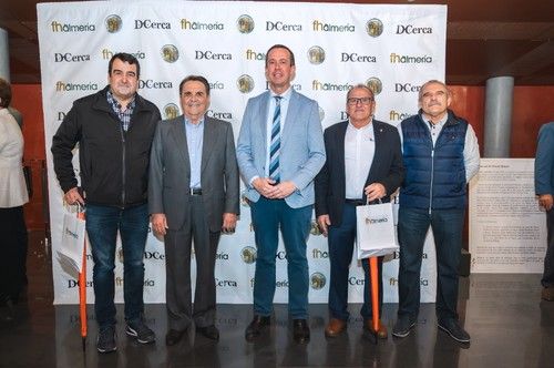 Andrés Góngora y otros miembros de COAG, junto a José María Martín
