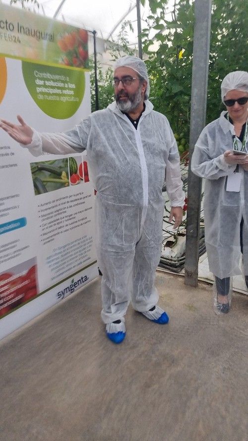 Rafael Salinas desarrolló el compromiso de Syngenta por mejorar la adaptación de los cultivos, su rendimiento y valor nutricional.