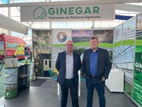 A la izquierda Manuel López, CEO de Ginegar Ibérica, junto a Antonio Martínez Vargas, comercial de la misma empresa