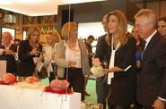 La presidenta andaluza recorrió el stand de la Junta.