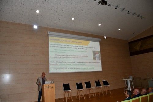 Antonio Monserrat, investigador experto en ToBRFV del IMIDA