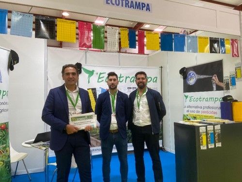 Equipo de la empresa granadina Ecotrampa.