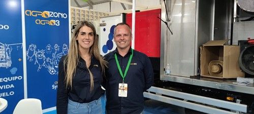 Paula Piquer y Jesús Marín de Aagrozono.