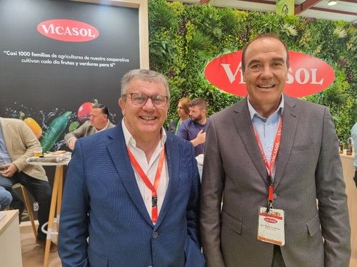 Presidente y director gerente de la Cooperativa Vicasol.