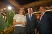 Y el plátano, de Canarias.