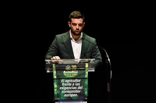 Carlos Gutiérrez fue el encargado de presentar el acto.