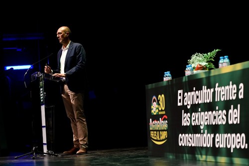 Manuel Porras, responsable de Desarrollo de HM.CLAUSE, protagonizó una charla sobre la 'radiografía de una semilla'