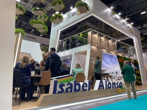 El stand de Isabel Alonso recibió numerosas visitas durante el primer día de feria.