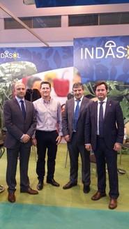 El regidor ejidense y el edil municipal de Agricultura junto a Miguel Barbero, presidente de Indasol, y a Indalecio Acién.