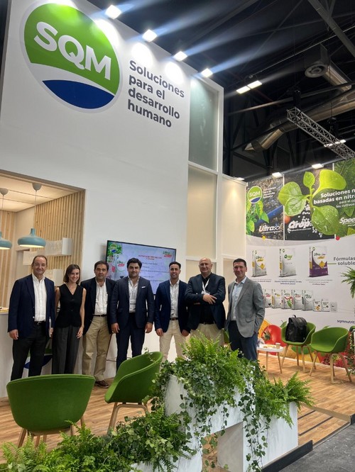 La empresa SQM ha recibido numerosas visitas durante el segundo día de feria