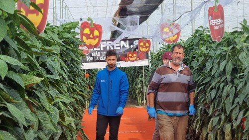 Agricultores visitando las jornadas