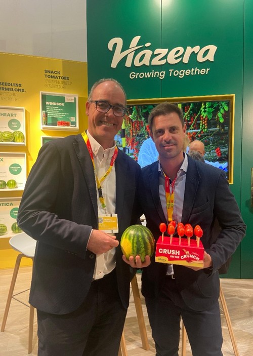 Federico Puyó, product manager de Hazera, y
Juan Montes, responsable de Desarrollo para el cultivo de tomate en Hazera