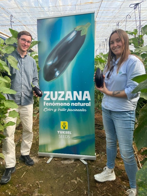 Francisco Sánchez y Eva Manzano, técnicos comerciales de Yuksel Seeds