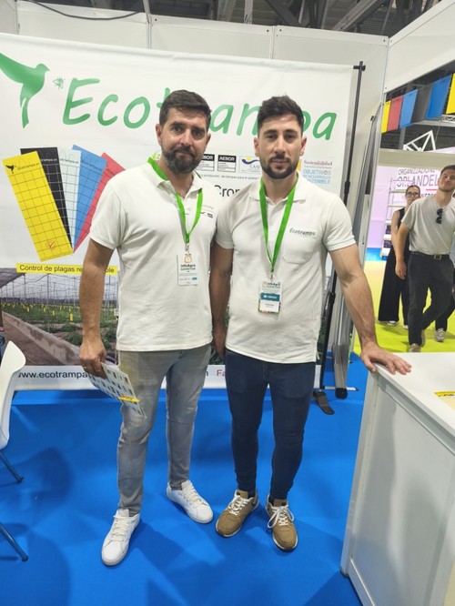 José y Cristian, de Ecotrampa.