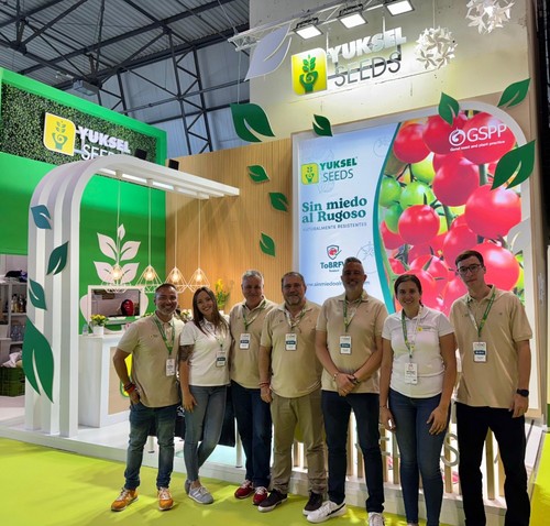El equipo de Yuksel en Infoagro preparado para la feria en su stand ubicado en la planta 1.