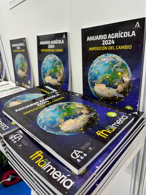 El Anuario Agrícola de FHALMERÍA no faltó en los expositores de la feria.