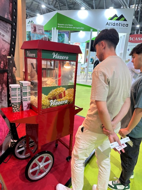 Hazera mostró su corto 'Heredero' y ofreció palomitas gratis a los que se acercaron hasta su stand.