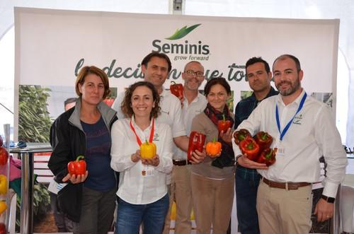 Cada variedad estaba debidamente señalizada y con producto para probarlo. Además, en cada stand se colocaron encuestas para conocer el grado de satisfacción.