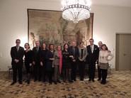 La consejera de Agricultura y el delegado provincial del ramo, posando con el embajador de España en Alemania y otros asistentes al acto
