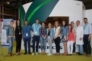 El equipo de El Plantel Semilleros, preparado para atender a los muchos agricultores que se acercaron a su stand.