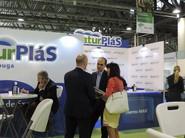 Nuestra comercial, Cati Pak, con miembros de Naturplás
