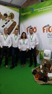Isabel Rojas, de ISPEMAR, con su equipo.