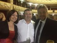José Antonio Gutiérrez, director de fhalmería, junto a su esposa y Álex Rovira.