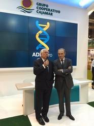Carlos Espinosa de los Monteros, Alto Comisionado Marca España, recibe el premio de parte Cajamar