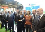 Otra imagen de la ministra en el stand de Cajamar