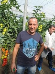 Diego García Ruiz es el propietario de una de las fincas que técnicos y periodistas pudieron visitar.
