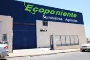 Fachada de Ecoponiente, el nuevo almacén de suministros para ecológico y residuo cero del Poniente.