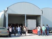 Agricultores, técnicos y familias en su momento de llegada