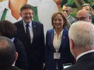 Ximo Puig y Mari Carmen Ortiz en el stand de Anecoop