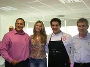 El chef almeriense junto a Juan Ramón (izq.), de Rijk Zwaan, María Dolores, de Biosabor, y Pedro (dcha.), de Grupo Caparrós.