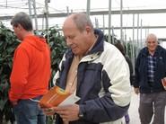 Este agricultor estaba más que interesado ent todas las variedades de Rijk Zwaan, que cuenta con materiales para todos los ciclos de cultivo.