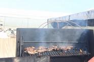 Barbacoa de carne que degustaron los agricultores.