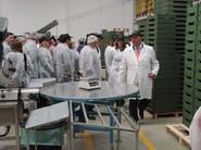 La presidenta recorrió las instalaciones de Biotec Family acompañada, entre otros, de la consejera andaluza de Agricultura, Mª Carmen Ortiz.