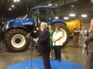 El ministro de Agricultura, Alimentación y Medio Ambiente, Miguel Arias Cañete, durante su intervención en la inauguración de ambas muestras.